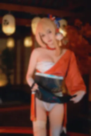 [Cosplay]角色扮演 日系服饰 半脱 白色内衣 原神宵宮