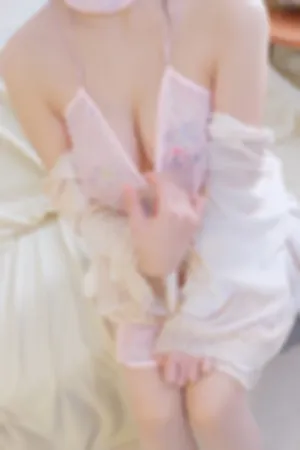 [WeiboGirl]微博红人 性感 粉色旗袍服饰 超薄 无内肉丝 晴涩15