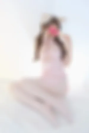 [WeiboGirl]微博红人 性感 粉色旗袍 超薄 无内白丝 月下009小夜