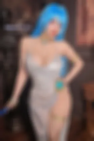 [Cosplay]角色扮演 美女战士装扮 银白色吊带礼裙 Helm