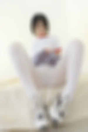 [FuLi]米友福利 白色短T 灰色百褶短裙 超薄 白丝裤袜 小樱02