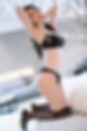 [XiuRen]秀人网 2024.05.22 No.8583 深红色连衣短裙