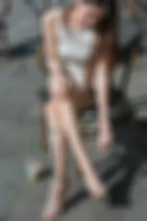 [FuLi]米友福利 凉高跟 美腿玉足 户外 白色连衣短裙 咖啡时间