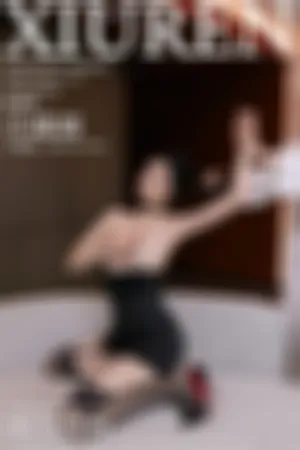 [XiuRen]秀人网 2025.02.21 No.9922 马来西亚旅拍 黑色 漏肩 连衣短裙 黑丝