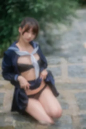 [Cosplay]角色扮演 户外 小溪 JK 川で水遊び