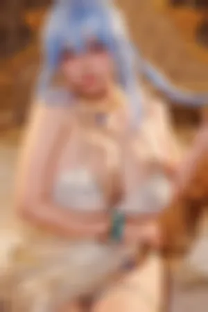 [Cosplay]角色扮演 银色吊带裙 宝石内衣 Nikke胜利女神