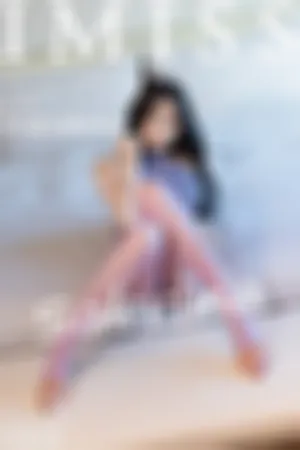 [IMiss]爱蜜社 2025.09.02 VOL.801 紫色连衣短裙 紫色丝袜