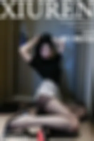 [XiuRen]秀人网 2025.09.28 No.10817 黑色T恤 魅惑黑丝