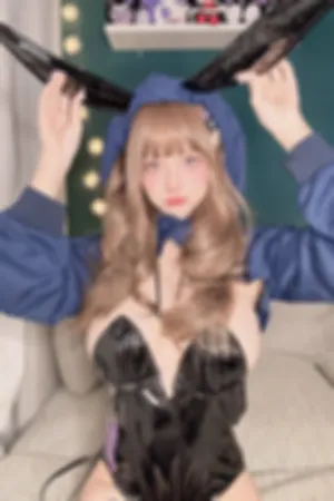 [Cosplay]角色扮演 兔耳 皮裙 学生装