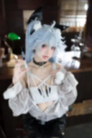 [Cosplay]角色扮演 少女前线 芙洛伦 药心