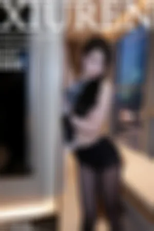 [XiuRen]秀人网 2025.10.17 No.10884 灰色短裙 魅惑黑丝