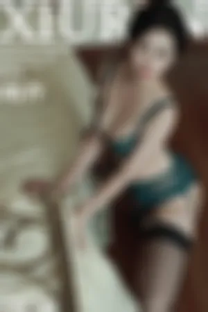 [XiuRen]秀人网 2025.11.07 No.10962 墨绿色旗袍 墨绿色蕾丝内衣